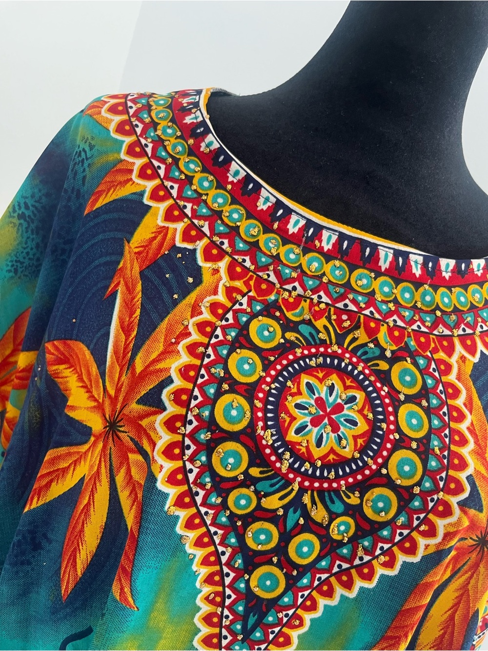 VIBRANT Glittery Multicolor Women’s Kaftan, Size M